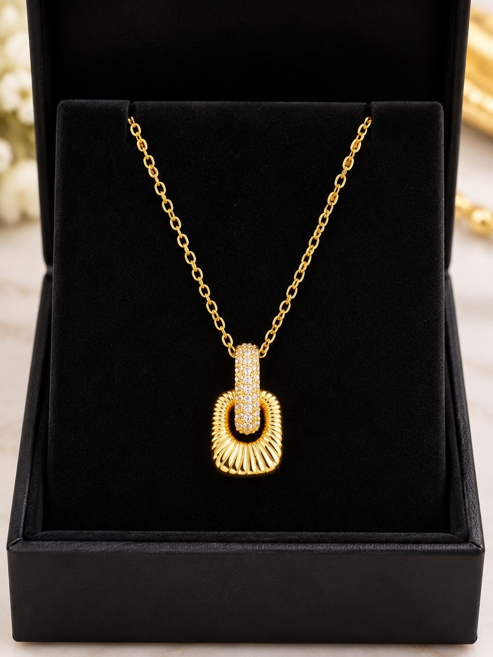 Dainty Gold Pavé Link Pendant Necklace for Women